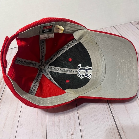 Nike Boston Red Sox Genuine Merchandise Hat - Picture 5 of 7